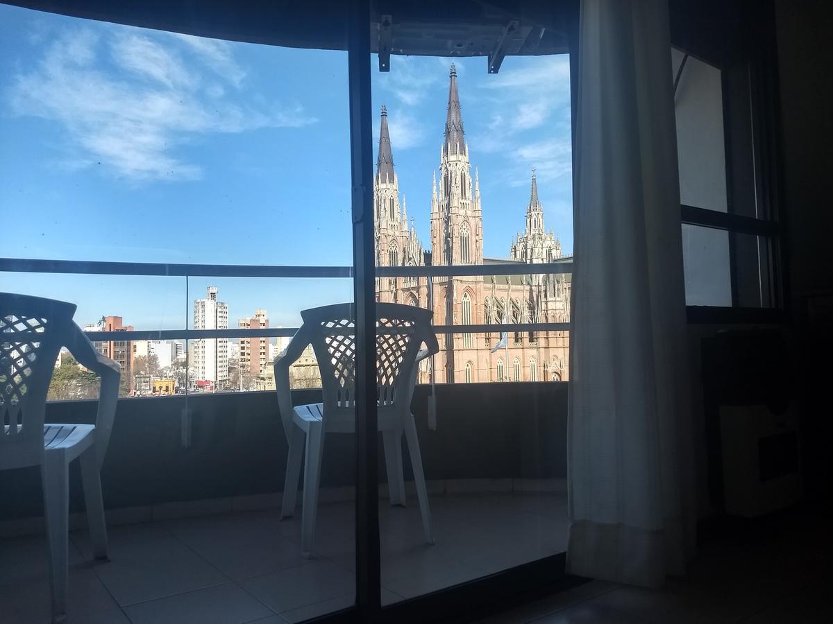 Departamento Plaza Moreno Con Balcon La Plata Extérieur photo