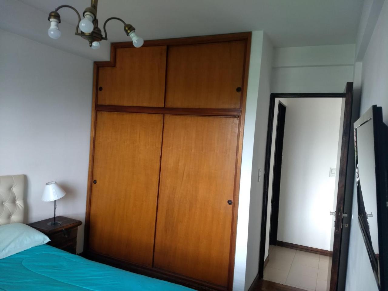Departamento Plaza Moreno Con Balcon La Plata Extérieur photo