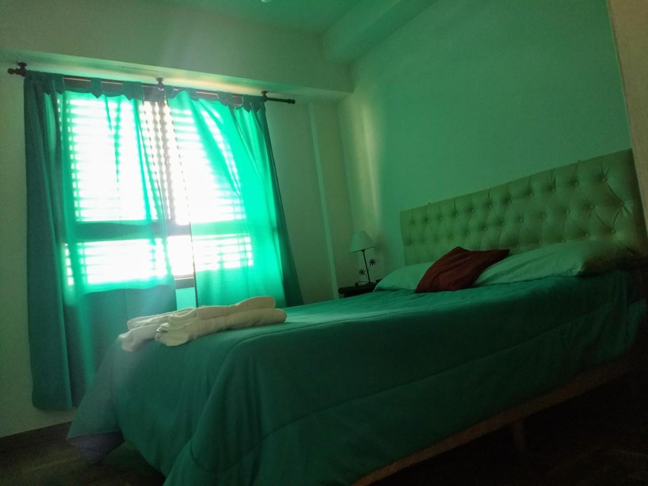 Departamento Plaza Moreno Con Balcon La Plata Extérieur photo
